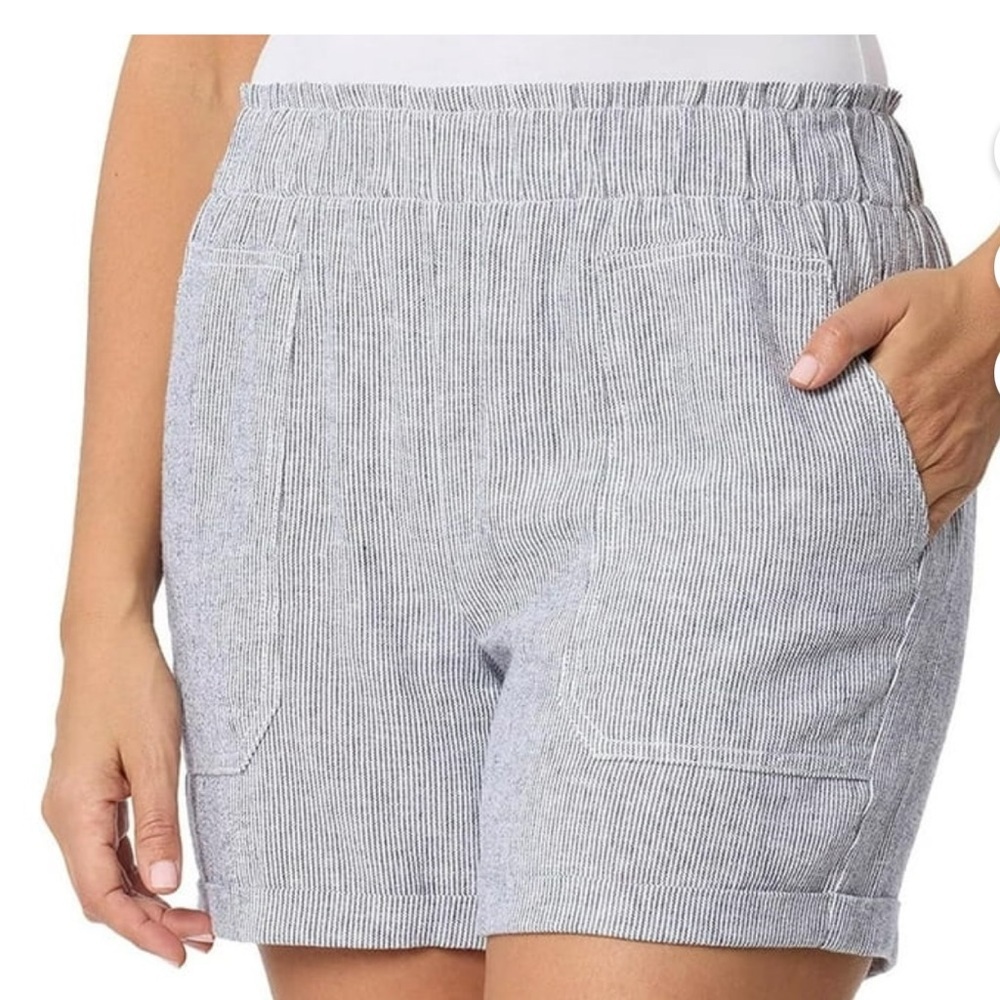 Briggs Women's Linen Blend Microstripe Cuff Shorts Navy/white Size Medium